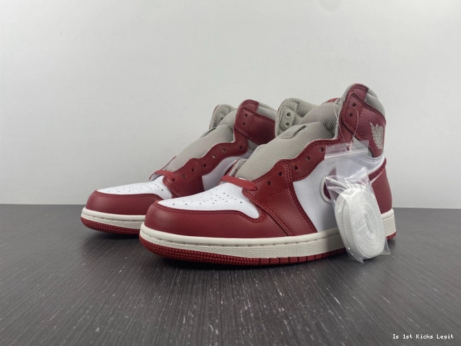 OG Newstalgia DJ4891-061 (W) 1 High Chenille Jordan 0808